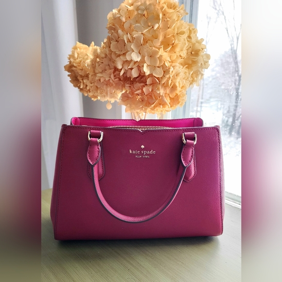 kate spade Handbags - Like New Kate Spade Triple Compartment Bag